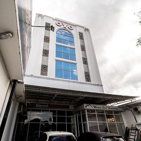 Oyo 291 Medan City Syariah Exterior foto